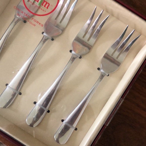 NWB Palm Cocktail Forks - Picture 2 of 3